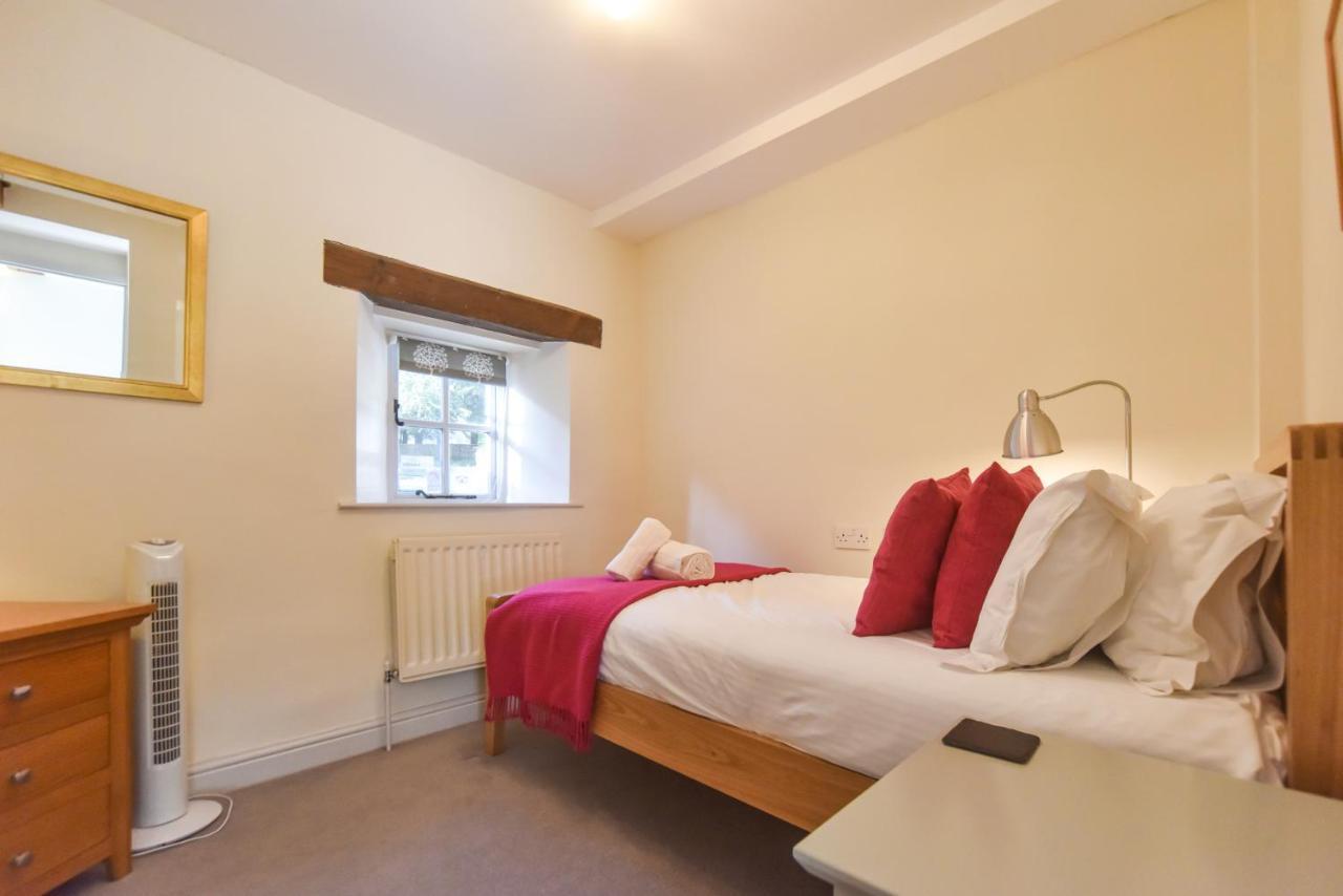 Church Farm Holiday Cottages - Pinster Cottage Ashbourne  Bagian luar foto